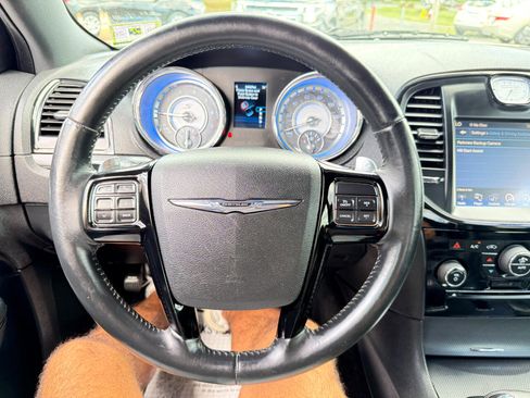 Used 2013 Chrysler 300 S image 65