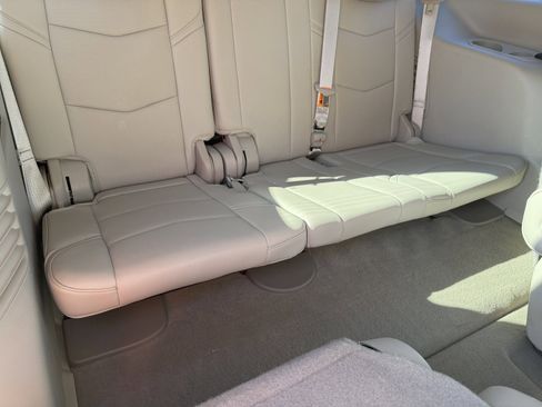 Used 2020 Cadillac Escalade Premium Luxury image 42