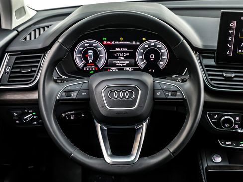 Used 2023 Audi Q5 e Premium Plus w/ Premium Plus Package image 18