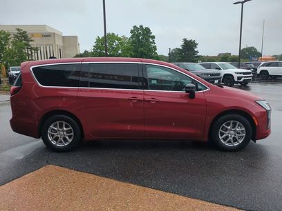 New 2027 Chrysler Pacifica Select