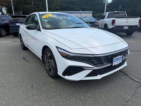 Used 2025 Hyundai Elantra Sport FWD image 7