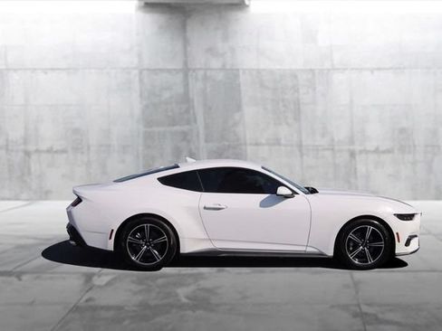 Certified 2025 Ford Mustang Coupe RWD image 5