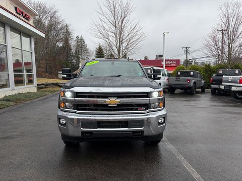 Used 2018 Chevrolet Silverado 2500 LT w/ LT Convenience Package image 3