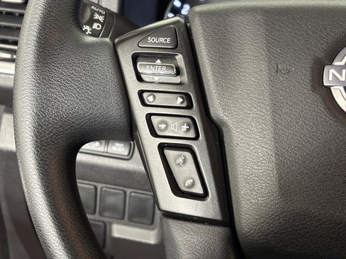 Used 2022 Nissan Frontier SV image 18