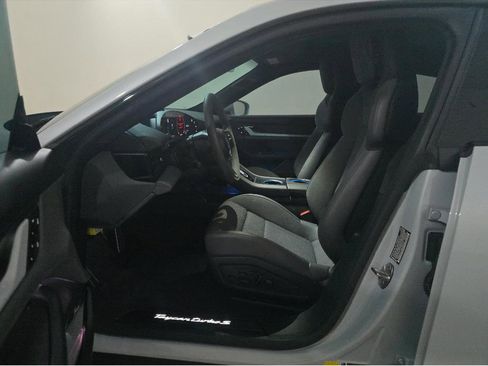 Used 2021 Porsche Taycan Turbo S image 7