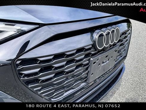 Used 2024 Audi Q8 e-tron Premium AWD/4WD image 19