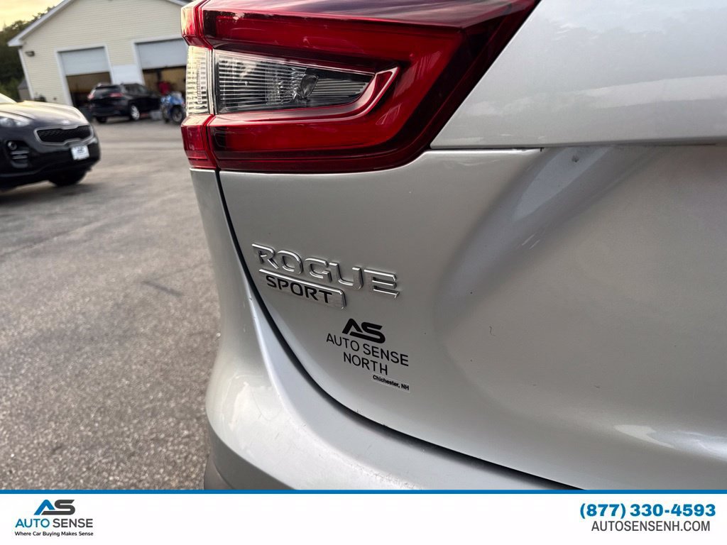 Used 2022 Nissan Rogue Sport SV w/ Technology Package AWD/4WD image 5