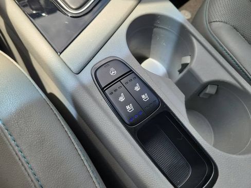 Used 2019 Kia Niro Touring FWD image 33