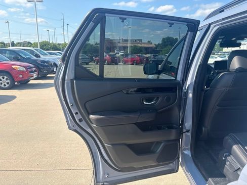 Certified 2026 Honda Pilot TrailSport image 39