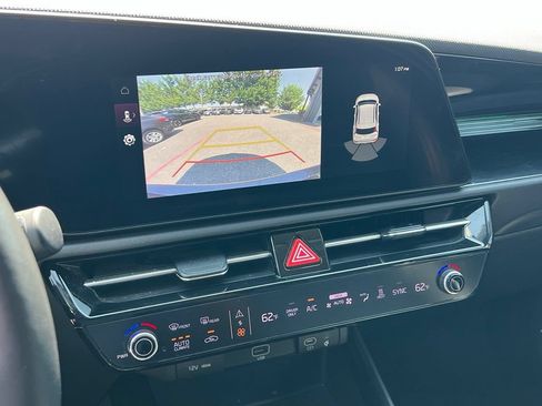 Certified 2023 Kia Niro Wind w/ Wind Preserve Package FWD image 22