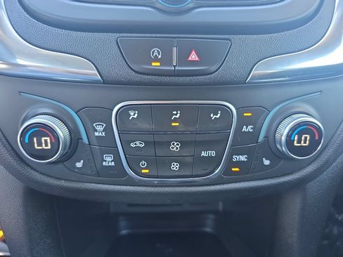 Certified 2022 Chevrolet Equinox LT FWD image 20