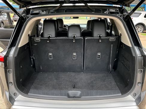 Used 2022 Nissan Pathfinder SL AWD/4WD image 34