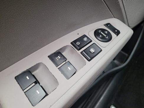 Used 2017 Hyundai Elantra SE image 27