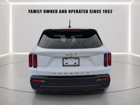 Used 2022 Kia Sorento LX image 6
