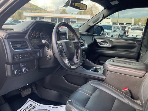 Used 2021 Chevrolet Tahoe RST w/ Luxury Package RWD image 15