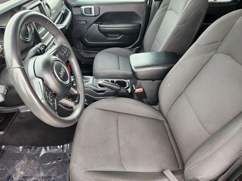 Used 2023 Jeep Gladiator Sport image 9