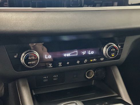 Used 2025 Mitsubishi Outlander SE AWD/4WD image 24