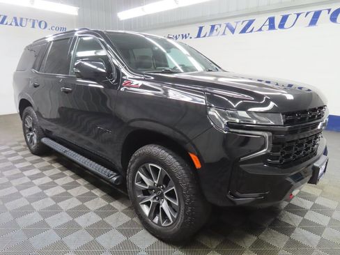 Used 2024 Chevrolet Tahoe Z71 w/ Luxury Package AWD/4WD image 3