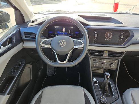 Certified 2022 Volkswagen Taos SE w/ Driver Assistance Package image 7