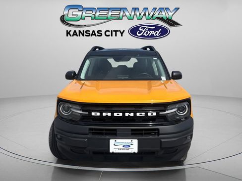 Used 2022 Ford Bronco Sport Outer Banks w/ Tech Package AWD/4WD image 2