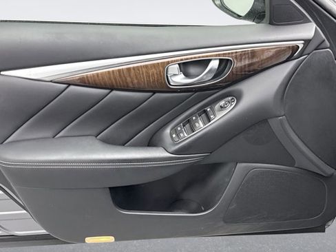 Used 2018 INFINITI Q50 Luxe w/ Essential Package (3.0T Luxe) image 9