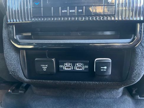 Used 2024 Jeep Wagoneer L Series II RWD image 51