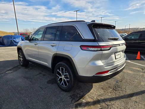 New 2025 Jeep Grand Cherokee Limited image 6