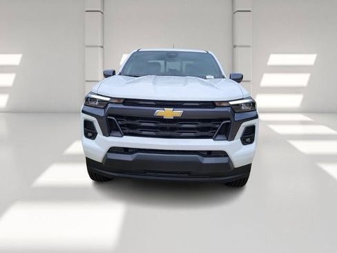 New 2025 Chevrolet Colorado LT w/ LT Convenience Package image 2