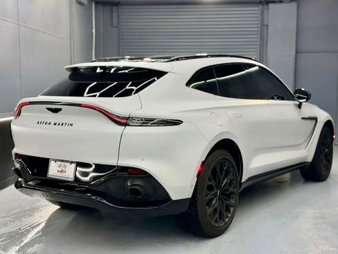 Used 2023 Aston Martin DBX image 7
