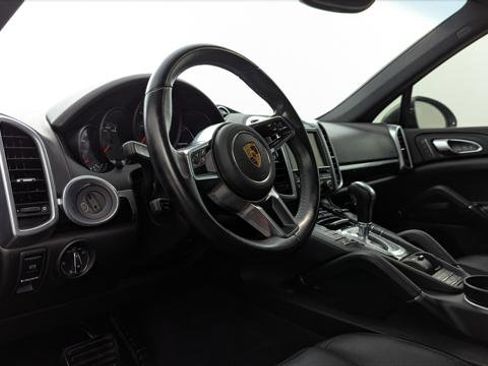 Used 2016 Porsche Cayenne AWD/4WD image 24