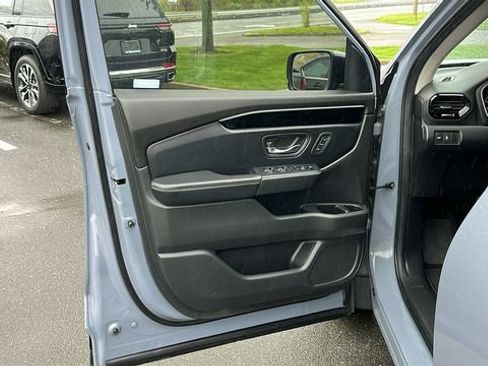 Used 2024 Honda Pilot Touring image 8