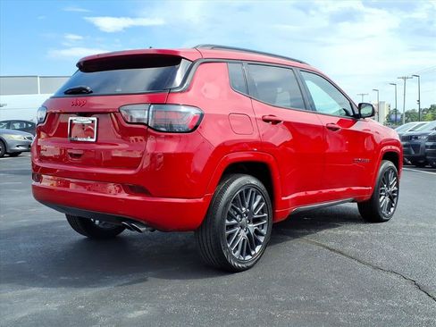 Used 2022 Jeep Compass Limited w/ (RED) Package AWD/4WD image 30
