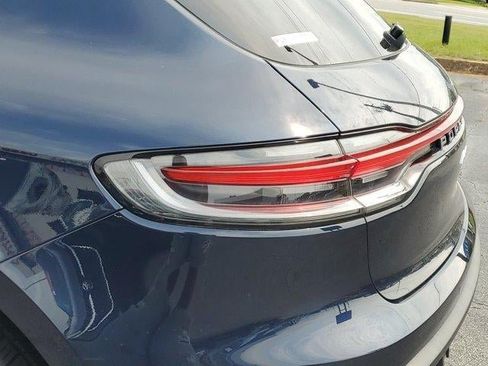 Used 2023 Porsche Macan AWD/4WD image 6