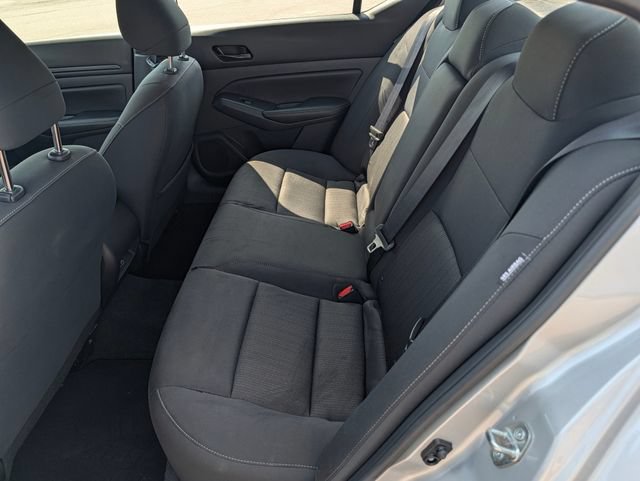 Used 2025 Nissan Altima 2.5 SV FWD image 25