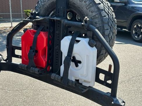 Used 2015 Jeep Wrangler Unlimited Rubicon w/ Connectivity Group AWD/4WD image 19