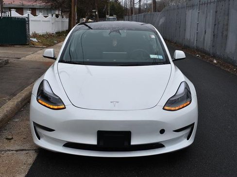 Used 2021 Tesla Model 3 Standard Range Plus image 3