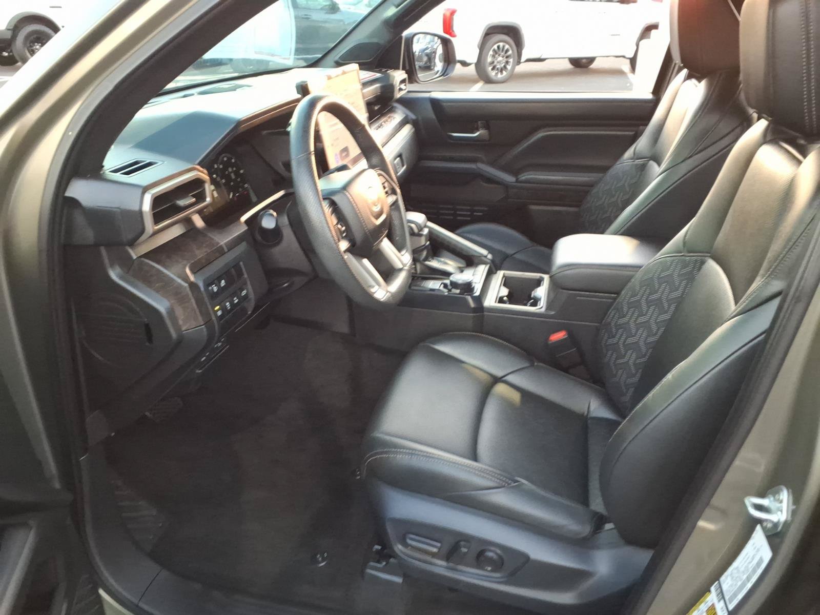 Certified 2025 Toyota Tacoma Limited AWD/4WD image 15