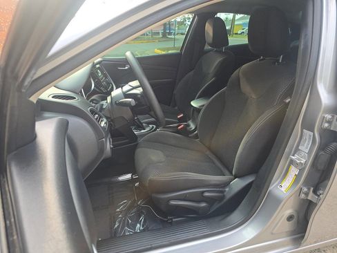 Used 2016 Dodge Dart SXT FWD image 6