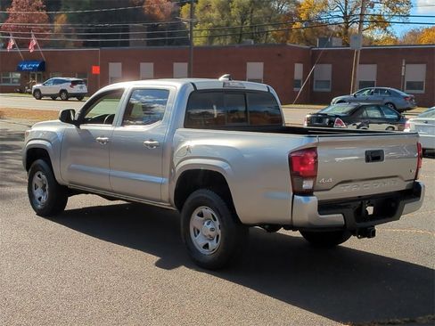 Used 2022 Toyota Tacoma SR image 6