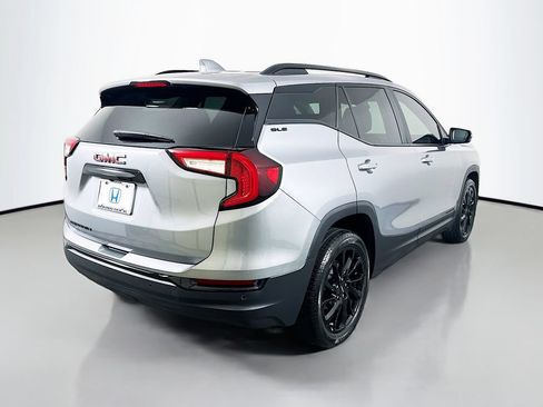 Used 2024 GMC Terrain SLE w/ Driver Convenience Package FWD image 5