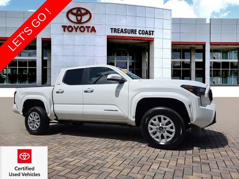 Certified 2025 Toyota Tacoma SR5 AWD/4WD image 1