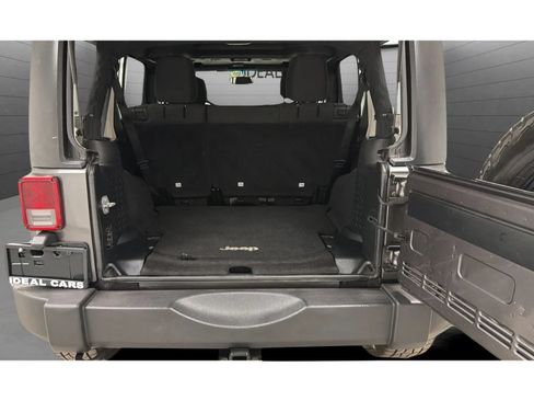 Used 2016 Jeep Wrangler Unlimited Sport w/ Quick Order Package 24S AWD/4WD image 16