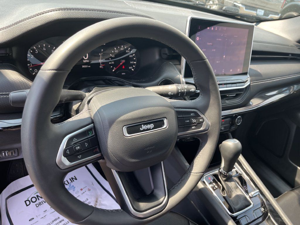 Used 2023 Jeep Compass Latitude AWD/4WD image 14