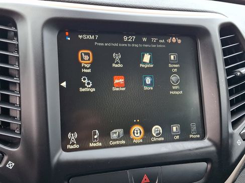 Used 2017 Jeep Cherokee Latitude w/ Cold Weather Group AWD/4WD image 26