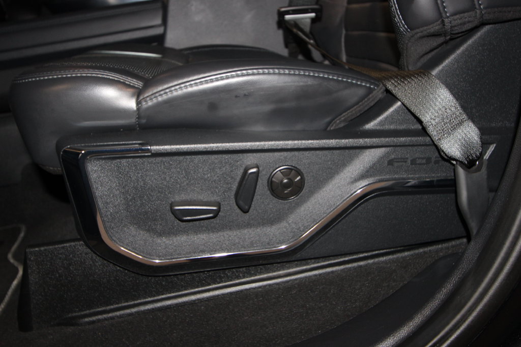 Used 2025 Ford F250 Platinum AWD/4WD image 9