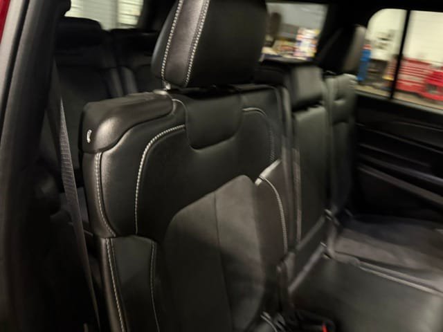 Used 2024 Jeep Grand Cherokee L Altitude AWD/4WD image 19
