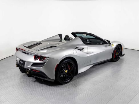 Used 2022 Ferrari F8 Tributo RWD image 2