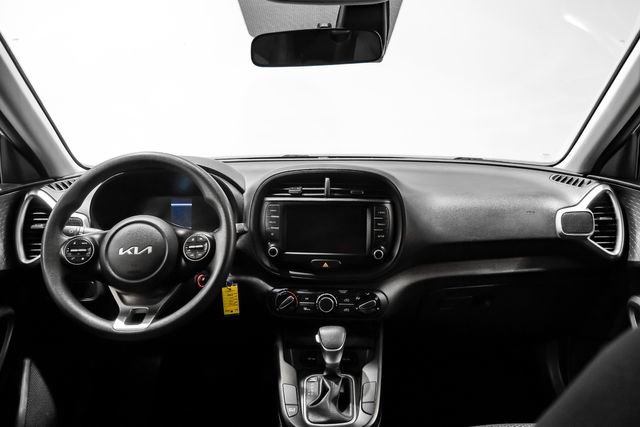 Used 2023 Kia Soul LX w/ Option Group 015 FWD image 18