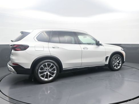 New 2026 BMW X5 xDrive50e image 8
