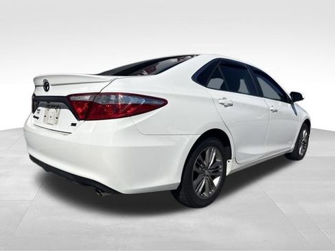Used 2016 Toyota Camry SE FWD image 7